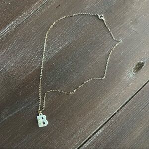 Vintage B initial necklace 15” Excellent preowned condition jewelry
